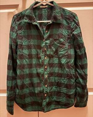 Maurices Women's Green and Black Buffalo Plaid Flannel Button Down Shirt Size M